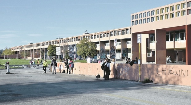 Terremoto, verifiche da terminare: le scuole di Pesaro e Fano restano chiuse
