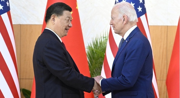 Biden-Xi, monito a Mosca: «Niente armi nucleari». Le prove di distensione