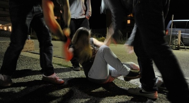 Stupro di gruppo su una minorenne Nove arrestati a Reggio Calabria
