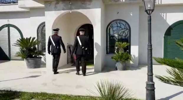 Casamonica, sgomberata la villa del boss a Frascati: perquisizioni e arresti