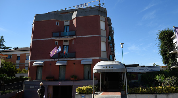 Verbali di Nas e Vigili del Fuoco: chiuso Hotel de la Ville a Latina