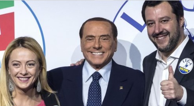 Umbria, centrodestra unito ma solo in conferenza stampa Berlusconi, Salvini e Meloni insieme a Perugia