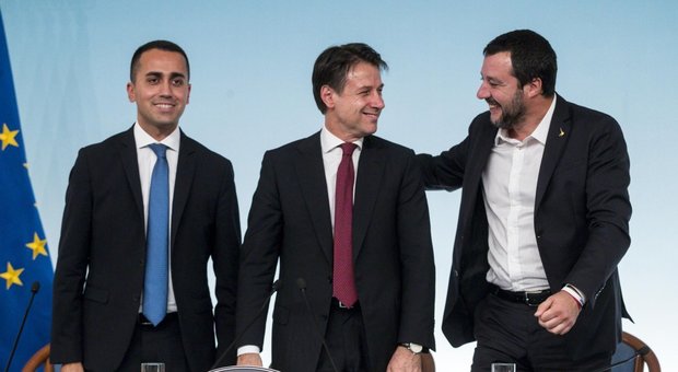 Luigi Di Maio, Giuseppe Conte e Matteo Salvini soddisfatti: approvato il decreto fiscale