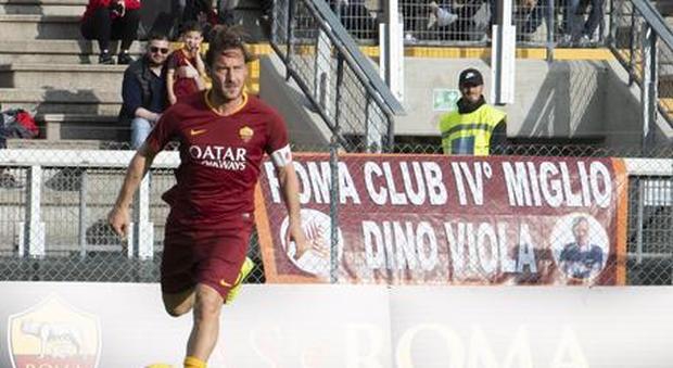 Francesco Totti Day, la programmazione speciale di Sky Sport in quarantena scatena i social: boom di tweet per il 'Capitano'