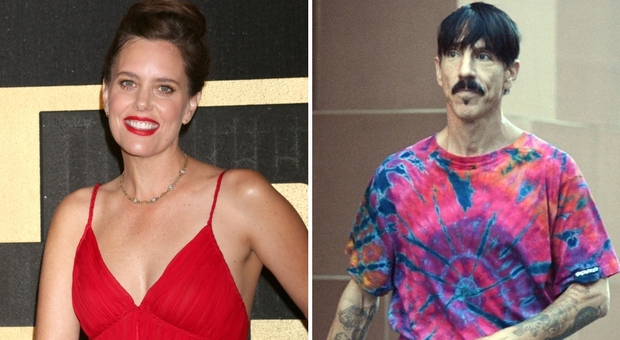 https://statics.cedscdn.it/photos/MED/26/08/8702608_08162843_ione_skye_e_anthony_kiedis.jpg