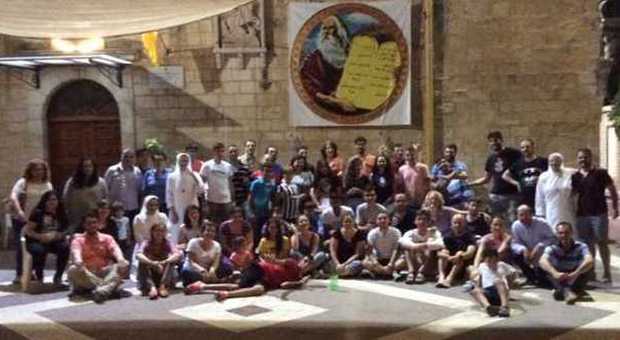 I giovani pellegrini, con gli accompagnatori, hanno fatto tappa a Gerico, ospiti della comunità di Tarshiha
