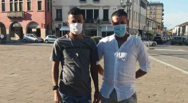 PROTAGONISTI I due marocchini esclusi dal bar a Piove di Sacco Atef Hammadi, 37 anni e Hafid El Hatimi, 31 anni