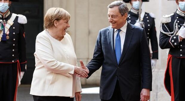 Merkel incontra il Premier: "Draghi garante dell'Euro. Collaborazione importante per futuro"