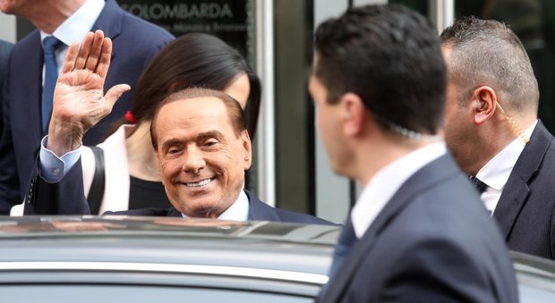 Berlusconi: «Pronti ad accogliere gli esclusi M5S, con noi avrebbero tutta l'indennità»