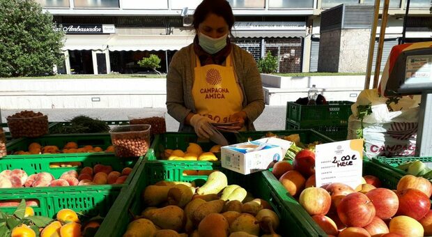 Caro prezzi: busta della spesa più vuota, ma i ternani scelgono frutta e verdura di qualità