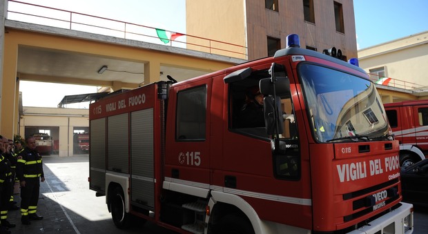 Incendio in un albergo al Torrino, evacuati cinquanta clienti