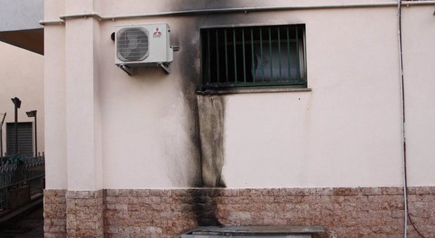 Benevento, molotov e spari dal balcone: paura in città