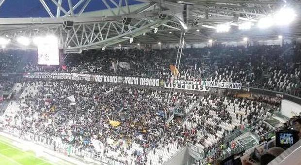 Pubblicano foto con proiettili su facebook: denunciati due ultrà della Juventus