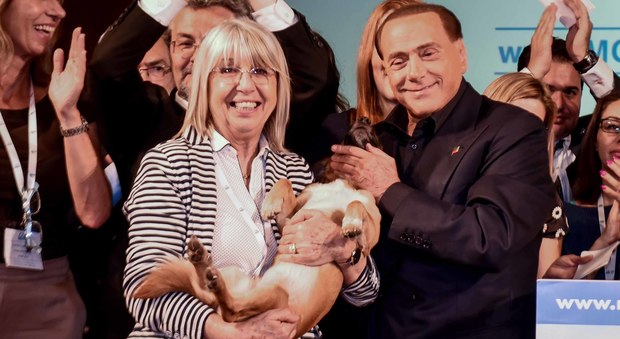 Berlusconi tiene a battesimo il Movimento animalista: «Può valere il 20% alle elezioni»