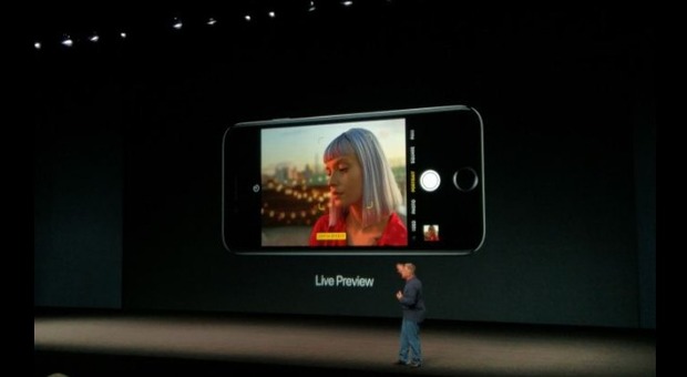 Apple presenta il nuovo iPhone 7 «Il miglior telefono mai creato»