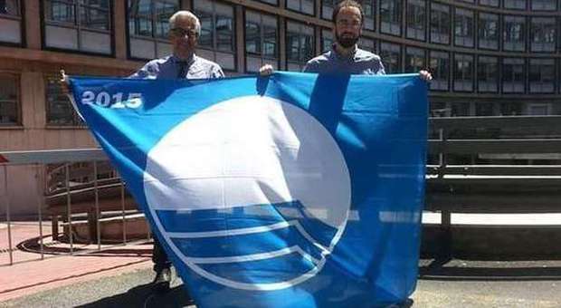Fano, cerimonia Bandiera Blu rinviata Botta e risposta tra sindaco e grillini