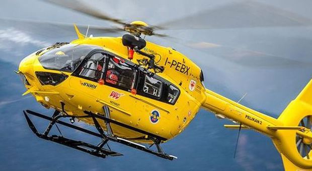 Trasferita in ospedale con l'elicottero del 118 sudtirolese (foto aviation-report)