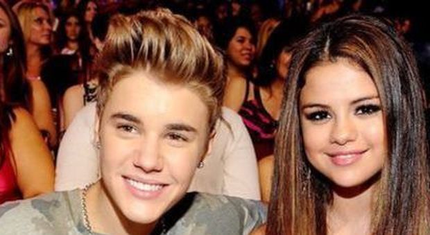 Justin Bieber e Selena Gomez in una vecchia foto