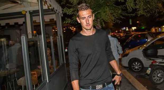 Klose invita Lotito, Pioli e i compagni Lazio a cena, è festa mondiale