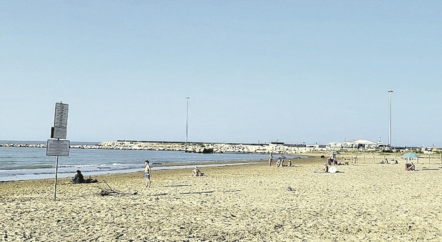 Il mare di Pesaro è tornato pulito: via libera ai tuffi, tolti i divieti di balneazione a Baia Flaminia e zona genica