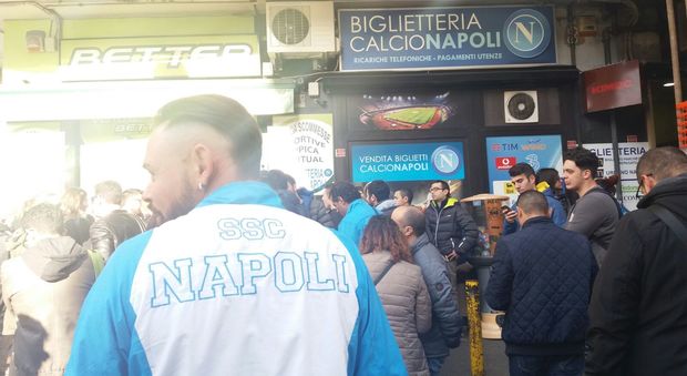 Napoli, dal deserto Champions alla febbre Juve: biglietti in vendita oggi