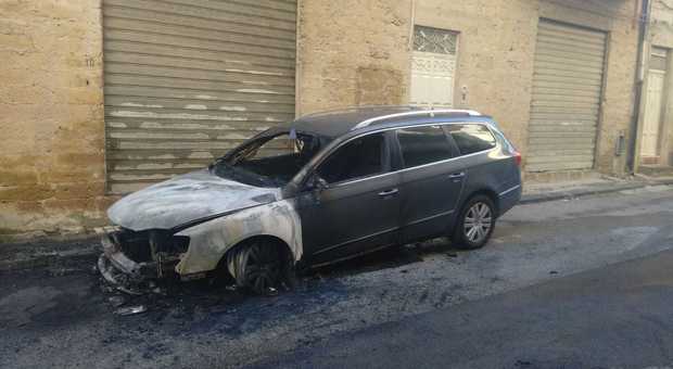Gessica Lattuca, bruciata la macchina dell'ex datore di lavoro. Le ultime news Foto