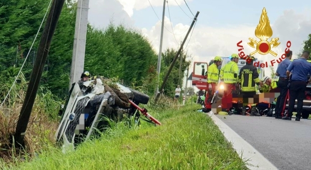 Incidente a Fonte. Auto esce di strada autonomamente in via Castellana, feriti i tre passeggeri