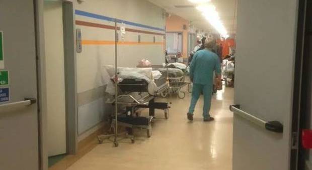 Napoli, i ladri fanno razzia all'ospedale dei Pellegrini: rubati i portafogli degli infermieri