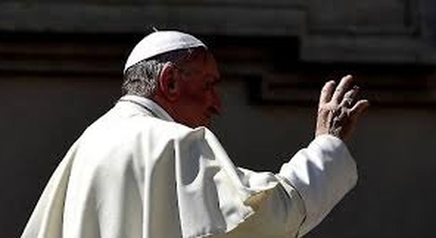 Papa Francesco rassegnato: «Non c'è volontà politica per cambiare la corsa agli armamenti»