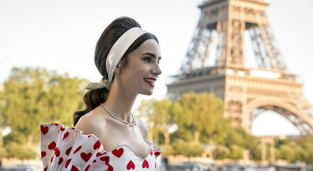 Emily in Paris, il tour a tema tra ristoranti, curiosità e location della serie Netflix