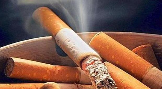 Rincarano i tabacchi, stangata ai fumatori: fino a +20 centesimi di aumento delle tasse