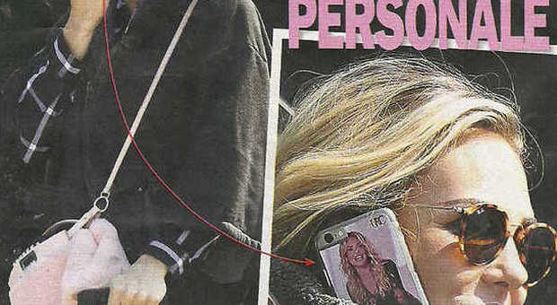 Ilary Blasi e la cover 'personalizzata' con la sua immagine