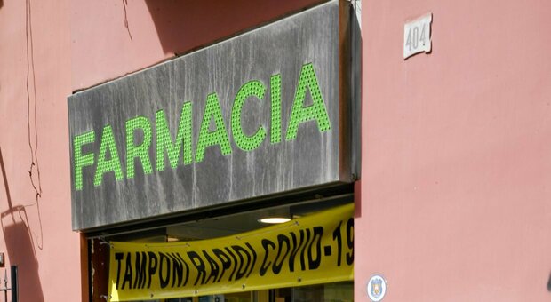 Roma, vaccini in 700 farmacie e subito il green pass