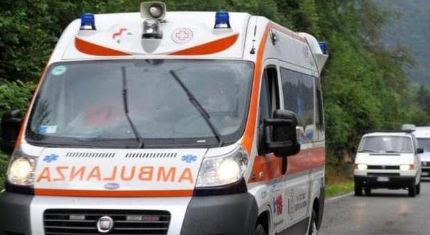 Minorenne investita da auto a Corropoli: è grave all'ospedale