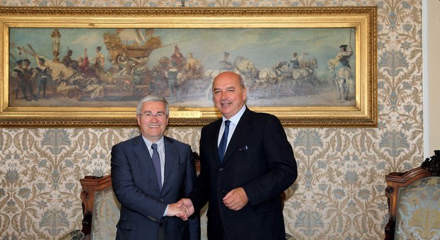 A destra Roberto Dipiazza, a sinistra il presidente della Provincia di Udine Pietro Fontanini