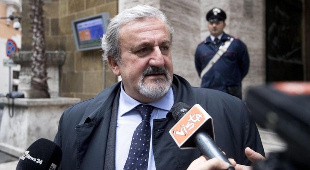 Regione Puglia, il Presidente Emiliano indagato per abuso d'ufficio