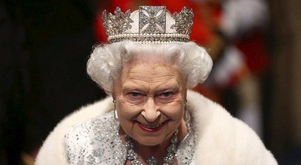 Royal Family, Elisabetta II e gli schiaffi in pubblio al nipote: «Non discutere con me, io sono la regina»