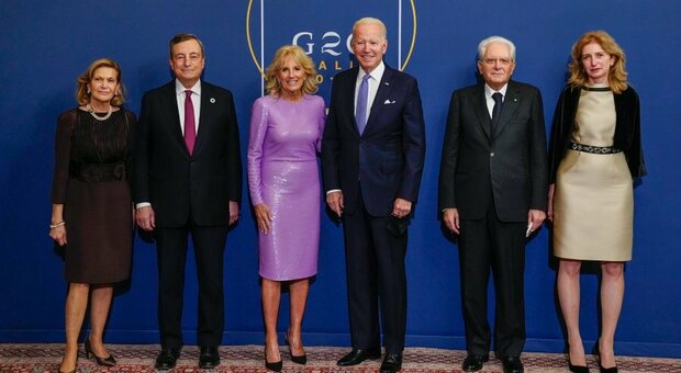 G20, Biden: «Onorati di essere con i "Mattarellas” e con i “Draghis”». Il plurale del presidente dopo il "Giuseppi" di Trump