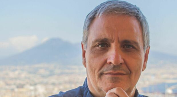 Maurizio De Giovanni, come sta dopo l'infarto: «In ripresa con il sorriso»
