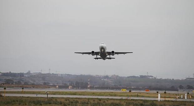 ICCSAI: traffico aereo passeggeri in crescita, resta il gap intercontinentale