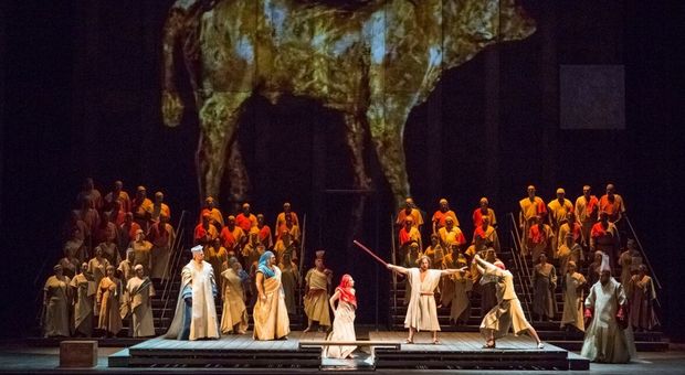 Nabucco di Verdi, diretto da Michele Mariotti con la regia di Yoshi Oida, del 2013