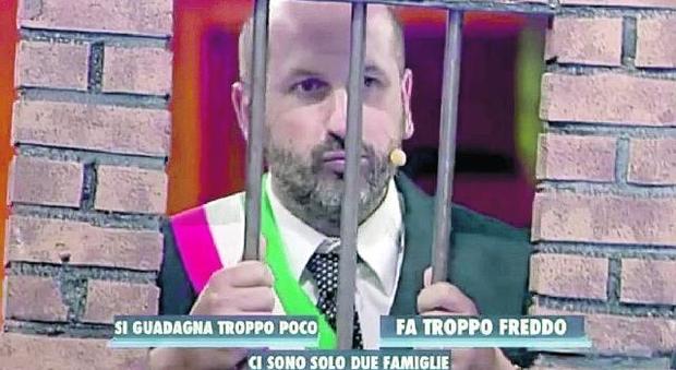 Bonolis "sfotte" il paese di Cencenighe in tv: «Nessuno fa il sindaco perchè si guadagna poco»