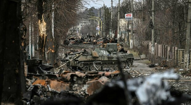 Guerra Ucraina, bombardamenti russi a Kherson: tre civili morti