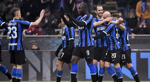 L'Inter umilia il Cagliari e vola ai quarti: 4-1 con doppietta di Lukaku