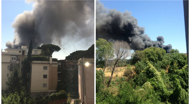 Roma, incendio in autodemolitore: due ustionati, uno è grave. I residenti: «Diverse esplosioni»