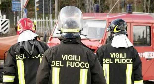 Perugia, esplosione in una palazzina: tre feriti gravi. "Colpa di una bombola di gas"
