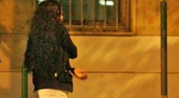 Caccia ai clienti delle prostitute: 20 multe da 500 euro in una sera