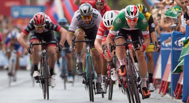 Vuelta, sesta tappa a Bouhanni: Molard resta in maglia rossa