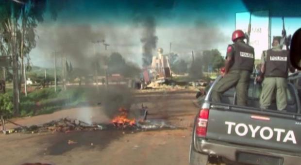 Nigeria, tre kamikaze si fanno esplodere in piazza : 30 morti e decine di feriti