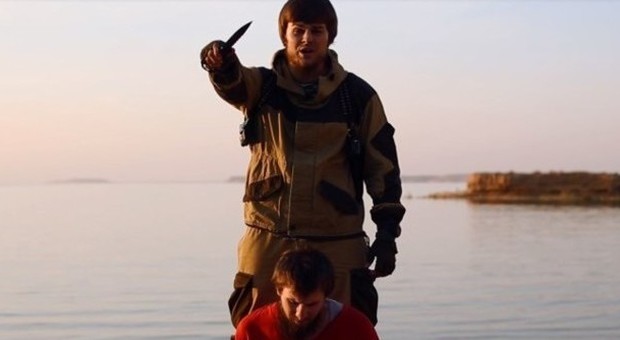 Isis decapita un prigioniero russo e diffonde il video